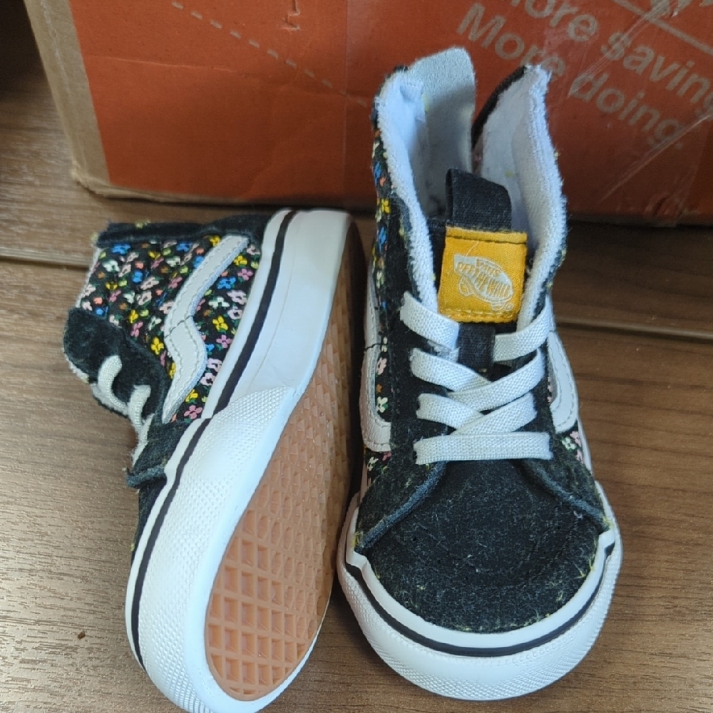 Vans Black High-Top Sneakers Durable Skate Style